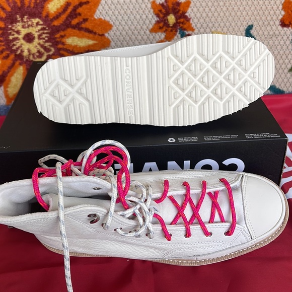 Converse 173212C
CHUCK TAYLOR CRAFTED BOOT HI
EGRET/NATURAL IVORY/PRIME PNK
WMNS - Picture 4 of 16